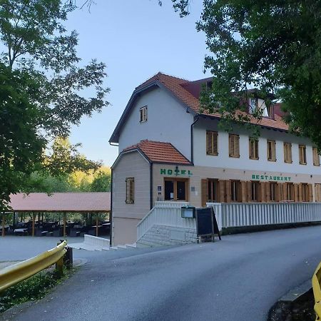 Hotel Roski Slap Drnis Exterior photo
