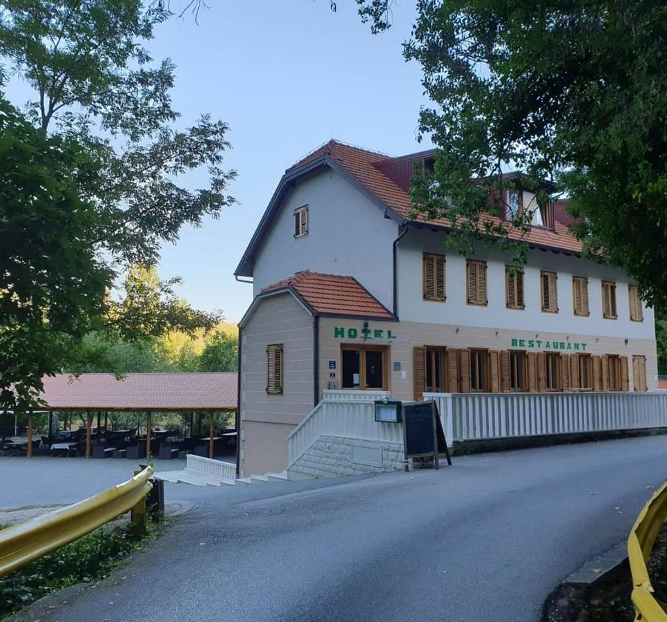 Hotel Roski Slap Drnis Exterior photo